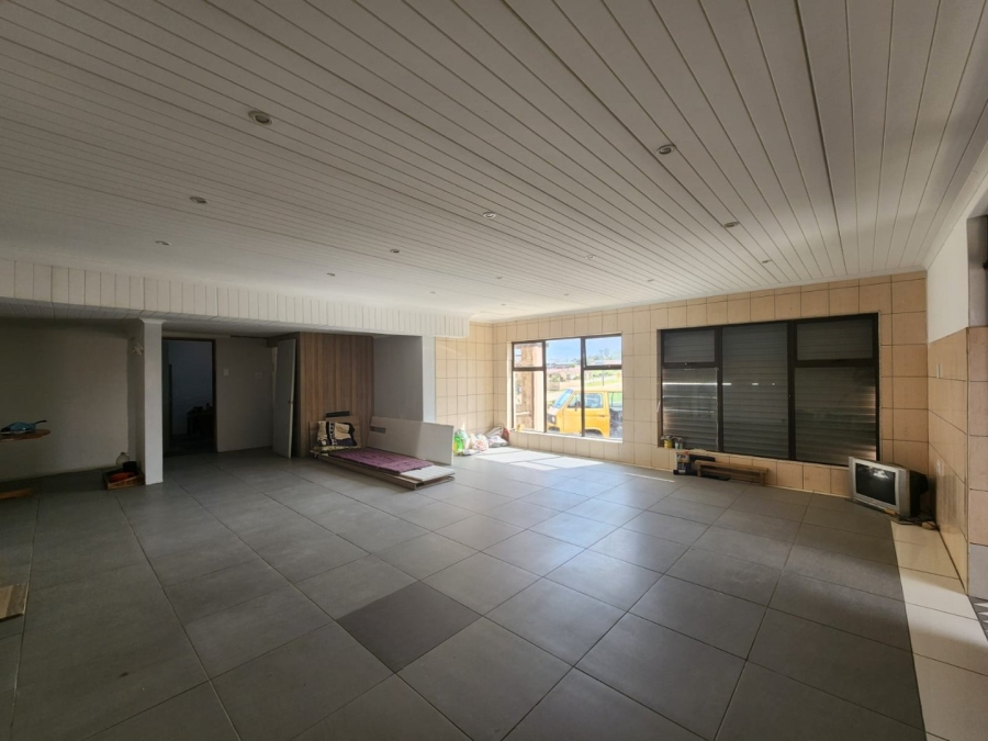 Commercial Property for Sale in Pacaltsdorp Western Cape